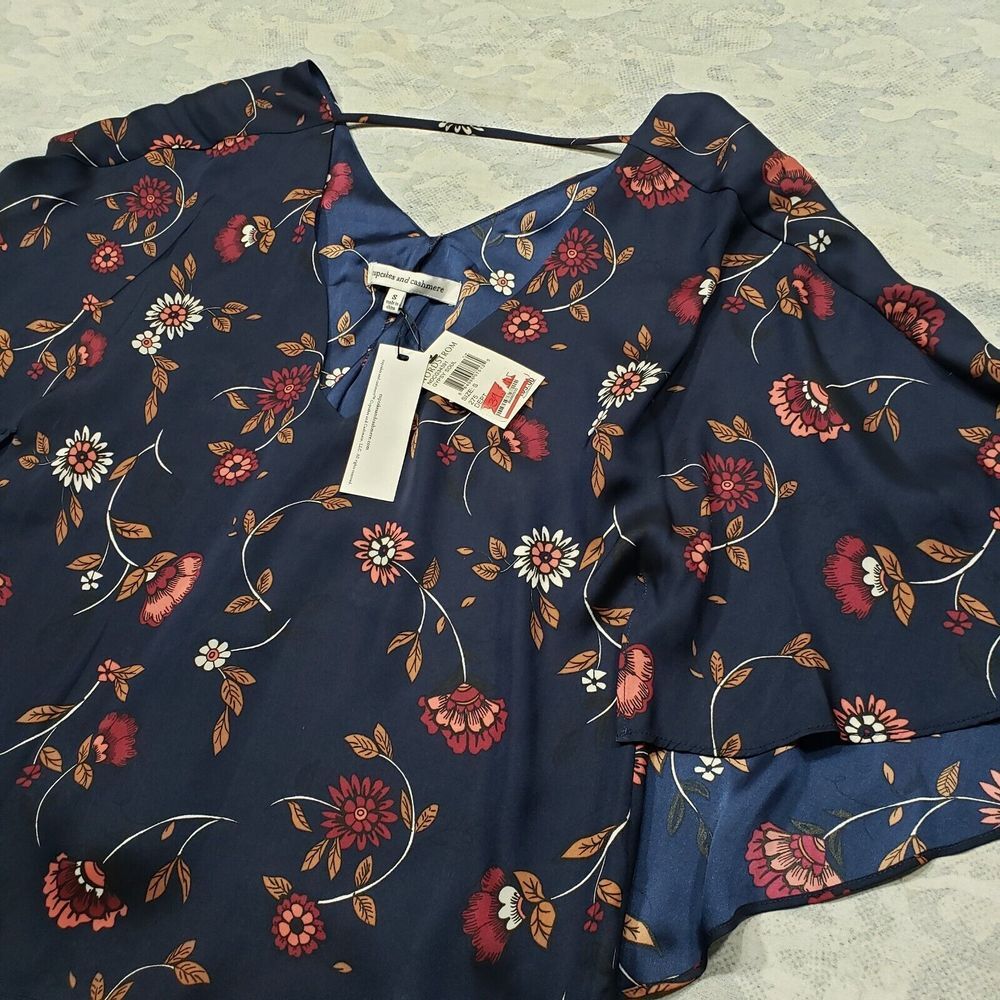 Cupcakes And Cashmere Top Womens Small Blue Gypsy Soul Floral